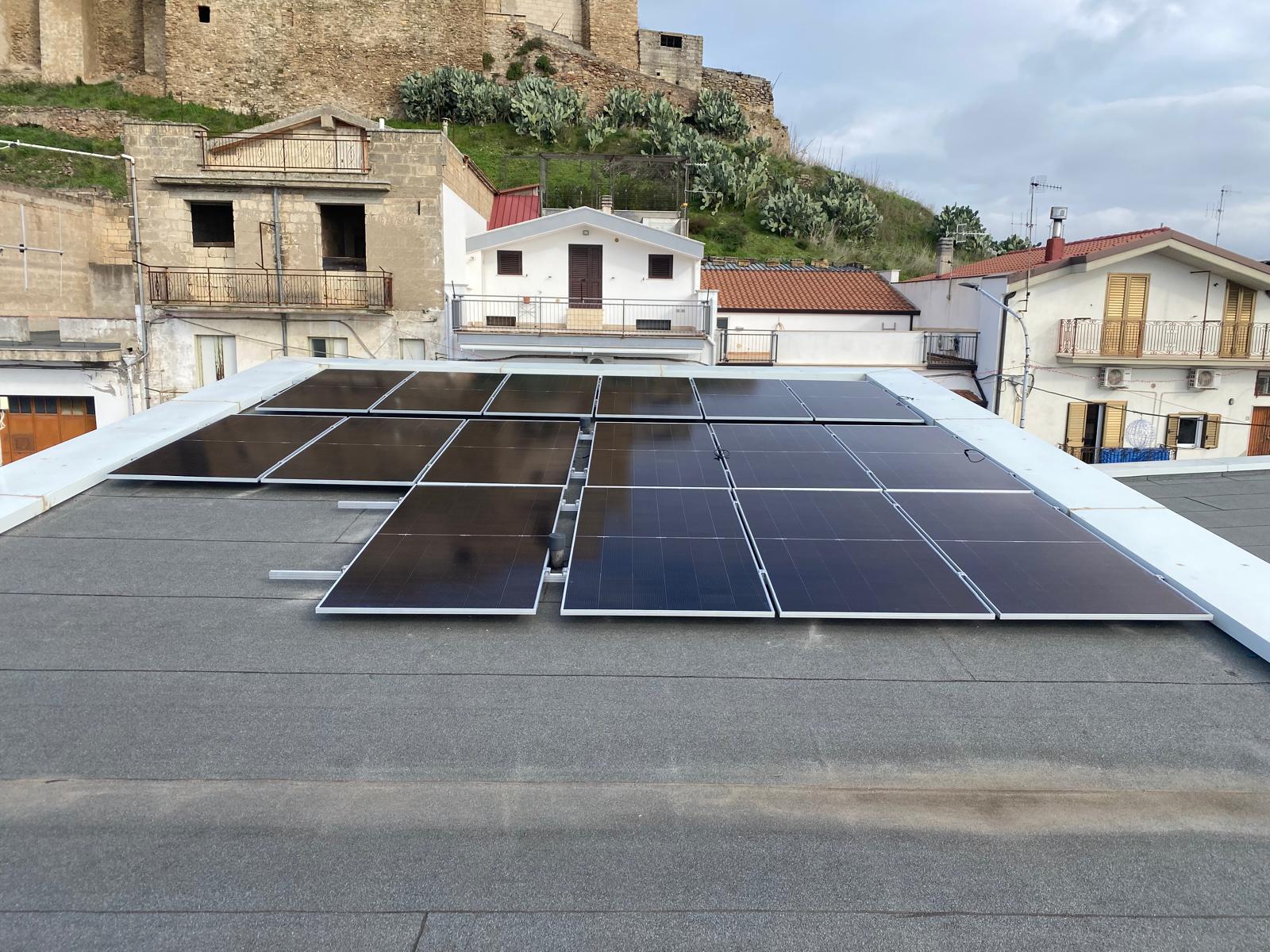 Impianto fotovoltaico con accumulo sull’asilo di Grottole da 10 kWp e 15 kWh