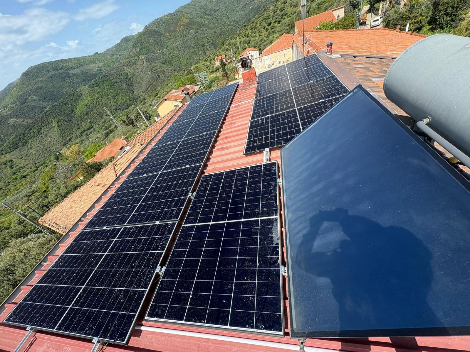 Impianto fotovoltaico con accumulo su abitazione residenziale a Casal Velino da 6 kWp e 10 kWh
