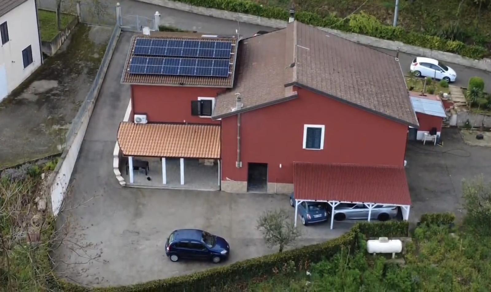 Impianto fotovoltaico con accumulo su abitazione residenziale a Lioni da 6 kWp e 10 kWh