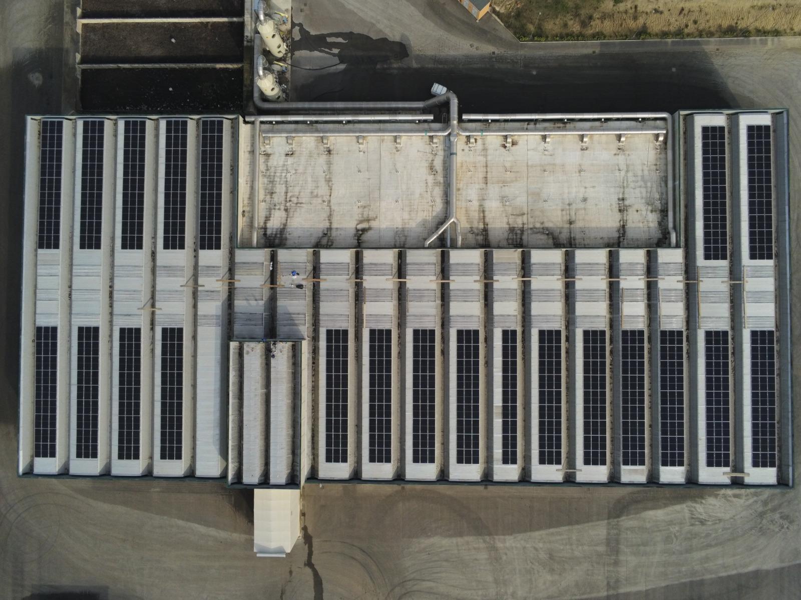 Vista aerea impianto fotovoltaico aziendale a Trinitapoli