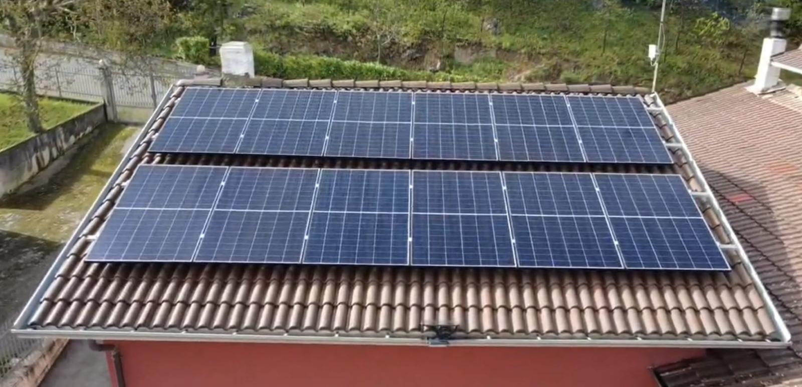 Impianto fotovoltaico da 6 kW con accumulo da 10 kWh a Lioni