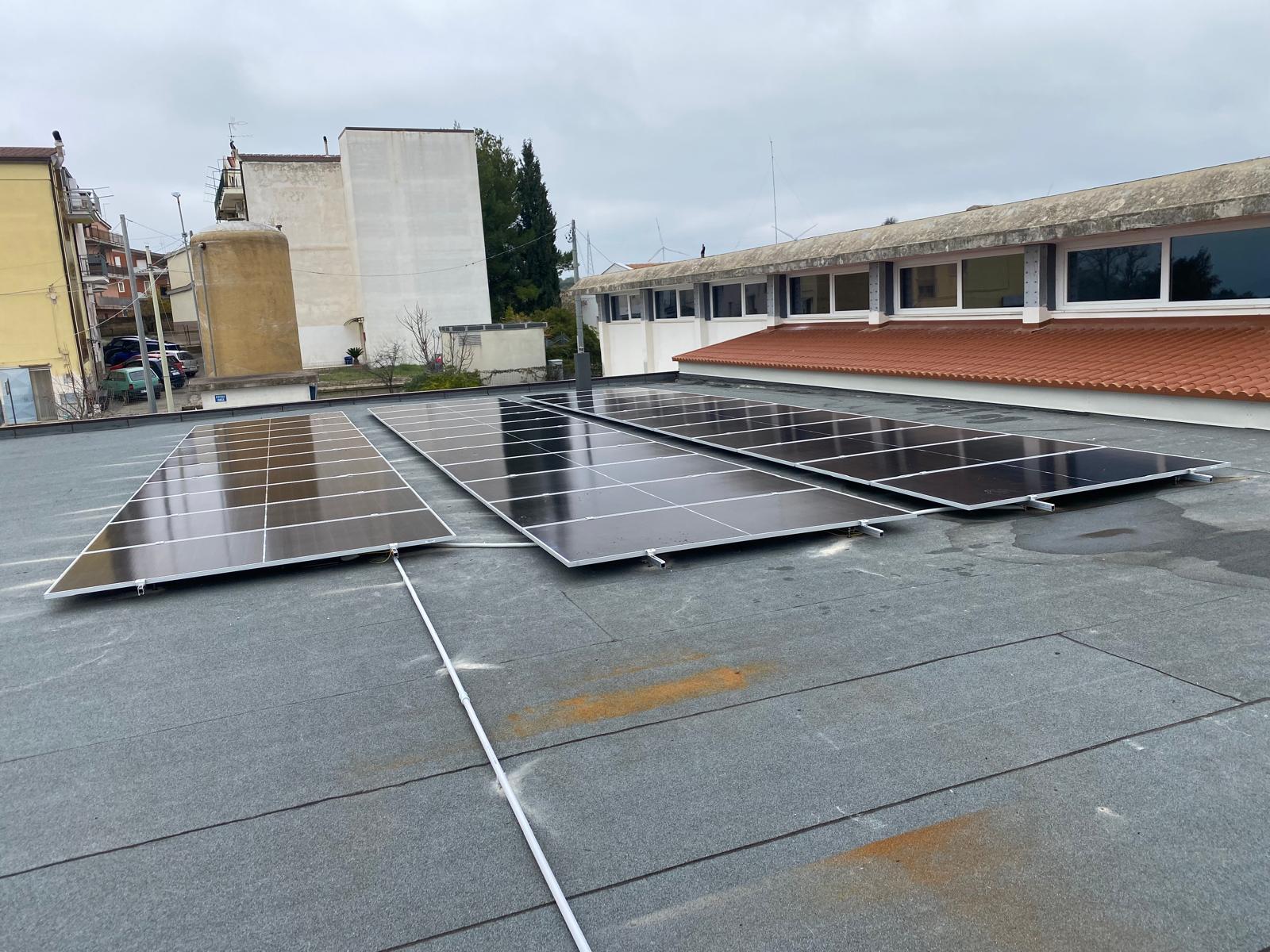 Impianto fotovoltaico con accumulo sulla scuola media di Grottole da 20 kWp e 15 kWh